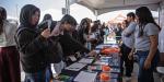 Buscan jóvenes tijuanenses opciones de futuro en feria educativa
