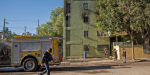 Bomberos rescatan menor de 3 años de incendio en condominio