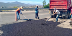 Realizan trabajos de bacheo en Santa Anita