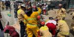 Rescata Bomberos de Tijuana a trabajadores atrapados en derrumbe en la colonia 20 de Noviembre