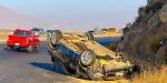 Corolla termina volcado sobre la carretera libre Tecate-Tijuana; no hay lesionados de gravedad