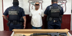 Detienen Fuerza Estatal y DEFENSA a hombre armado en La Rumorosa