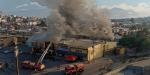 Cuatro locales afectados por incendio en plaza comercial de Villa Fontana
