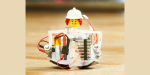 Micro-robot bípedo bate récord de velocidad al moverse con su propia energía
