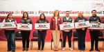 Beneficia gobernadora Marina del Pilar con becas a estudiantes universitarios