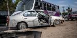 Transporte violeta con estudiantes de UABC a bordo choca contra vehículo compacto