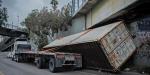 Trailer choca contra Puente del Ferrocarril