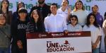 Entrega Román Cota 200 becas educativas a estudiantes de preparatoria y universidad