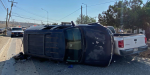 Persona lesionada en choque y volcadura sobre la antigua carretera Tijuana-Tecate