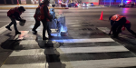 Trabajan cuadrillas municipales en pintado de cruces peatonales