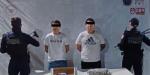 Arrestan a dos jóvenes en posesión de droga y arma de fuego