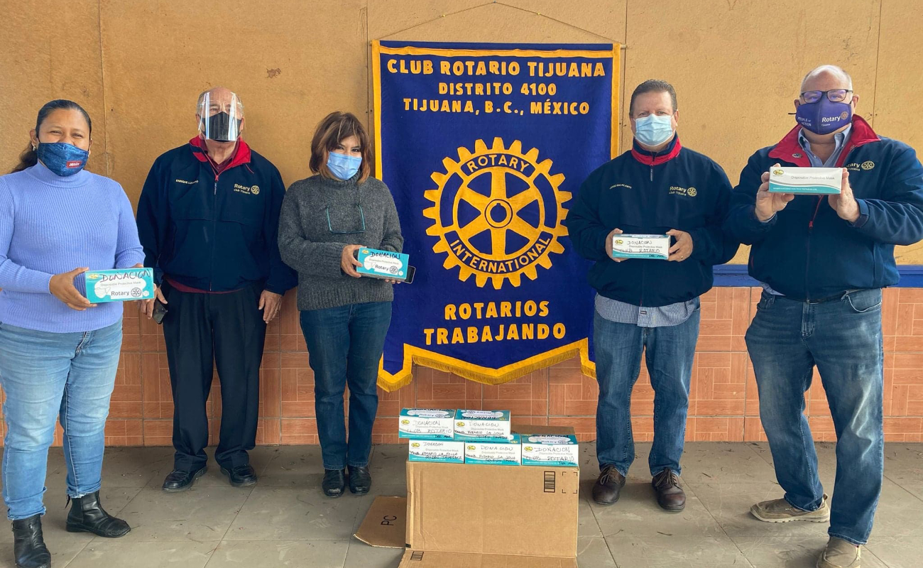 Entregan cubrebocas a escuela Club Rotario de Tijuana