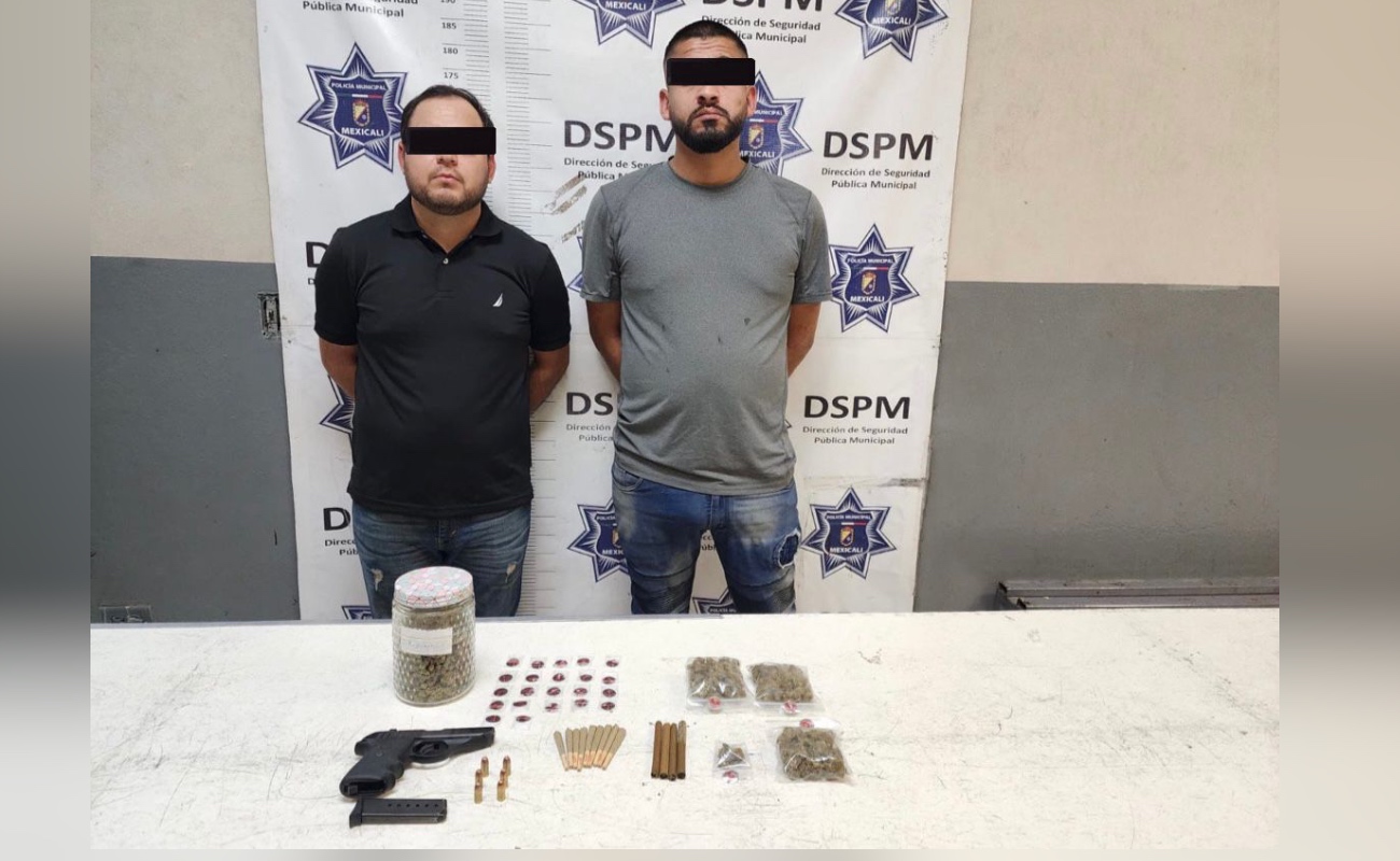 Asegura Policía Municipal a dos hombres armados y en posesión de marihuana y metanfetaminas