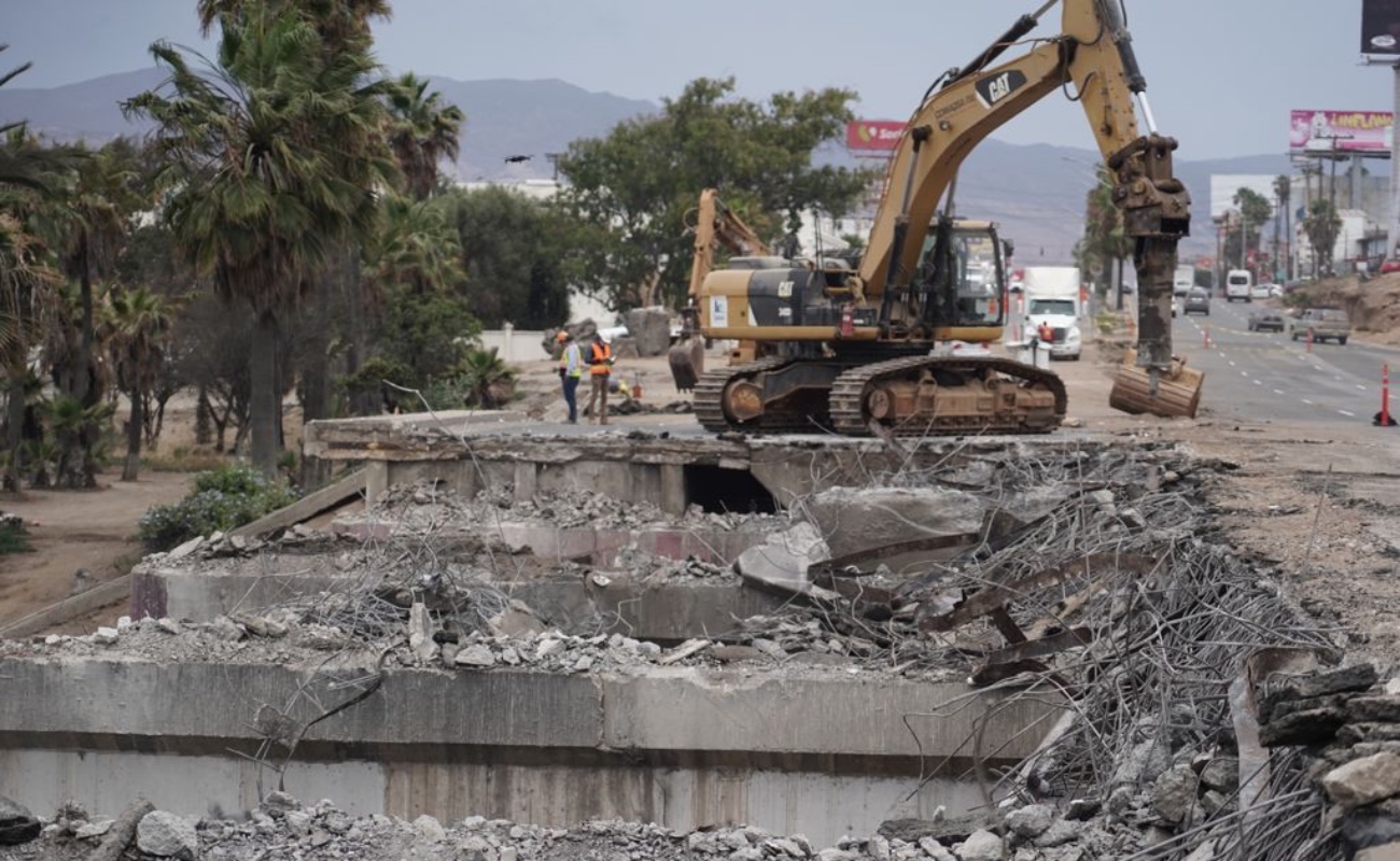 Reportan un 18 % en la demolición del puente y nodo vial “El Gallo”