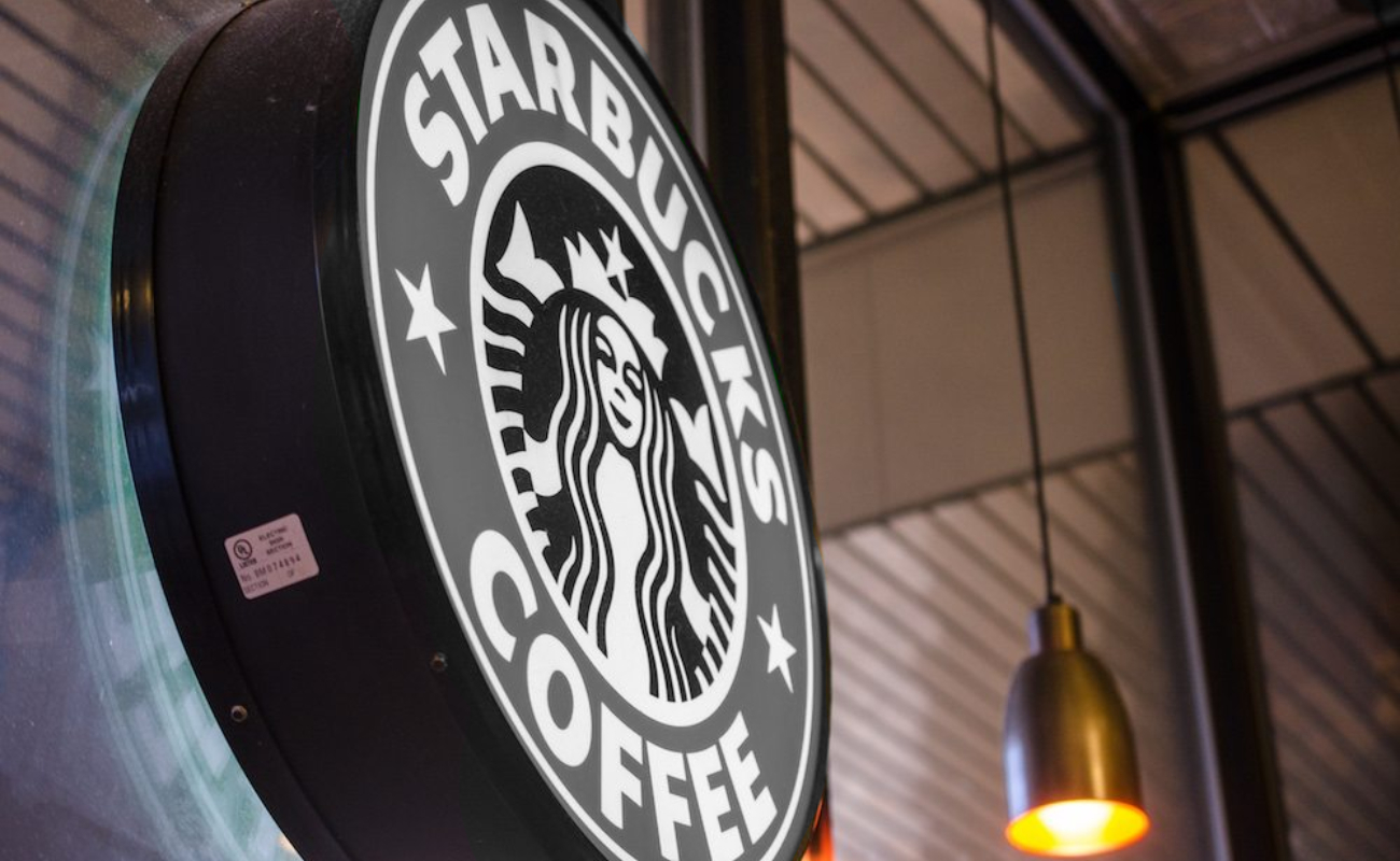 Mexicano es víctima de racismo en Starbucks de EU