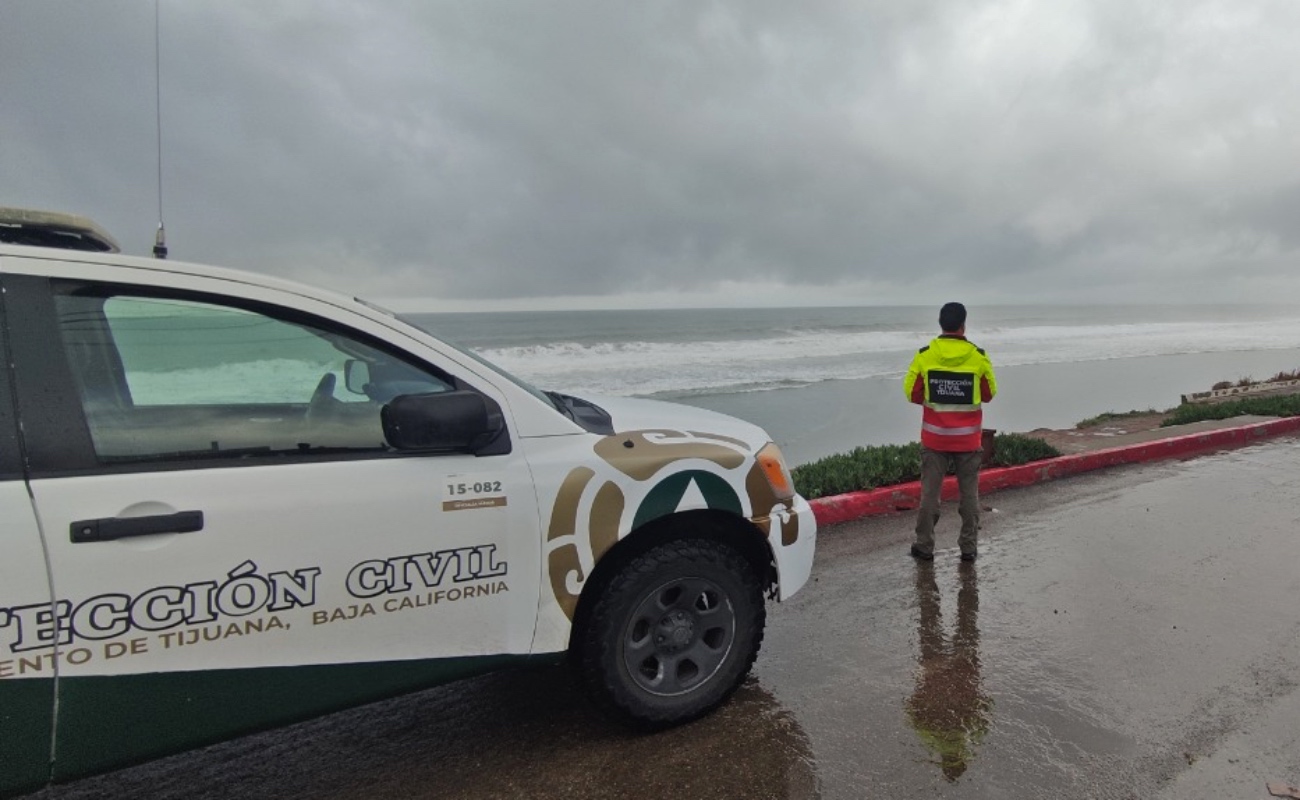 Alertan por olas de hasta los 4.5 metros de altitud en playas de Tijuana