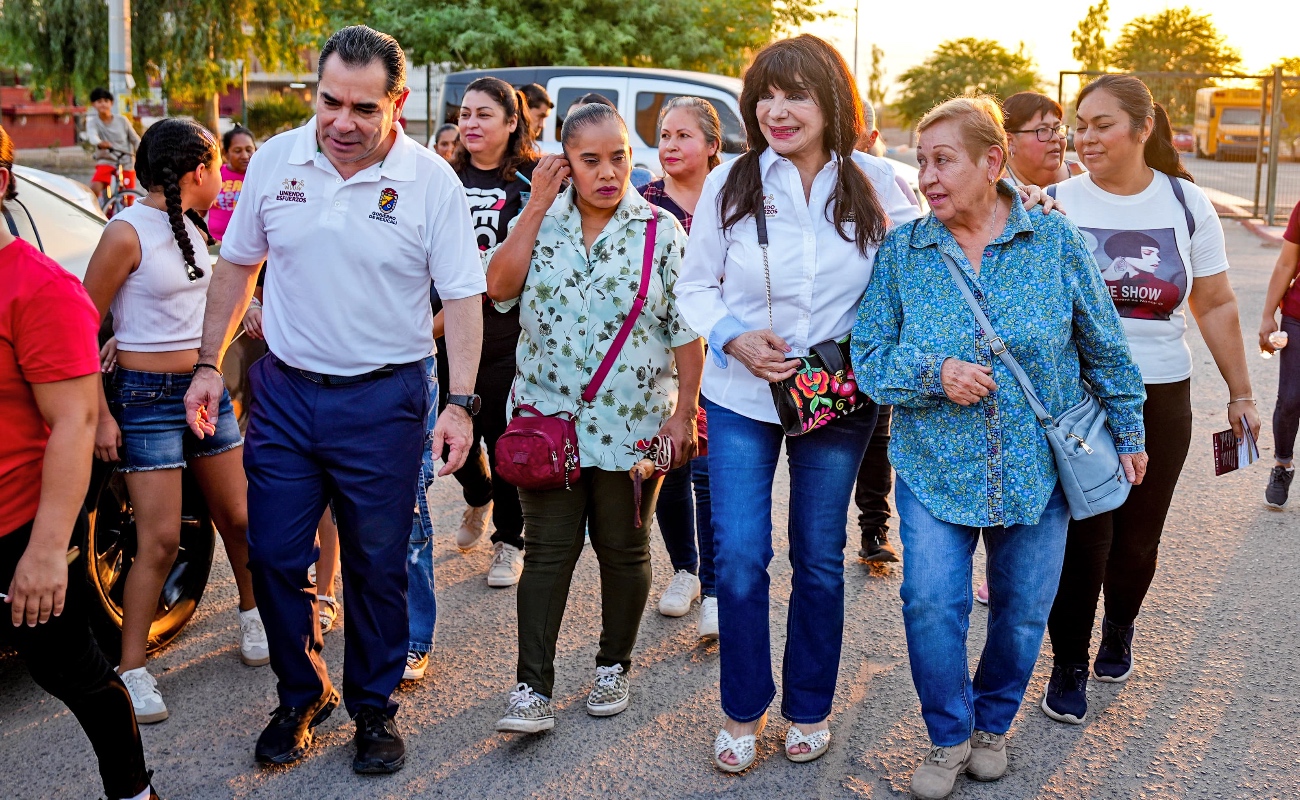 Norma Bustamante atiende a residentes de valle de las misiones