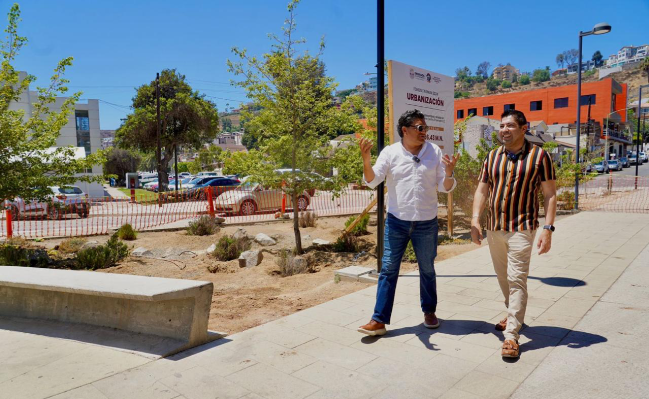 Supervisa alcalde Armando Ayala obras por más de 1.1 MDP en la Plaza del Músico