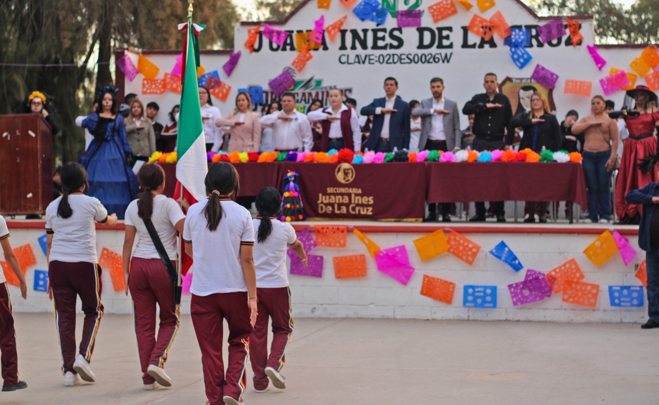 Promueve Román Cota valores cívicos entre jóvenes estudiantes de Tecate