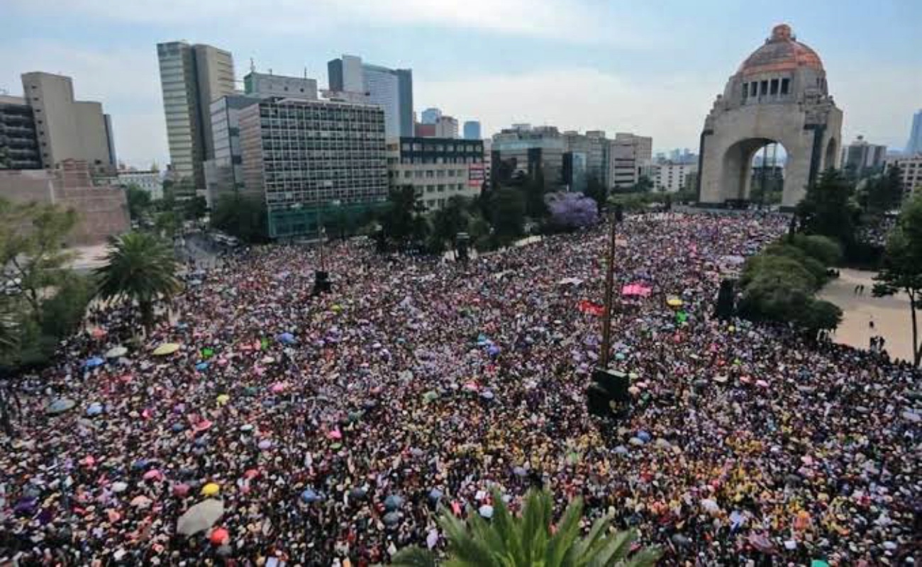 Marchan más de 200 mil en defensa del INE en CDMX