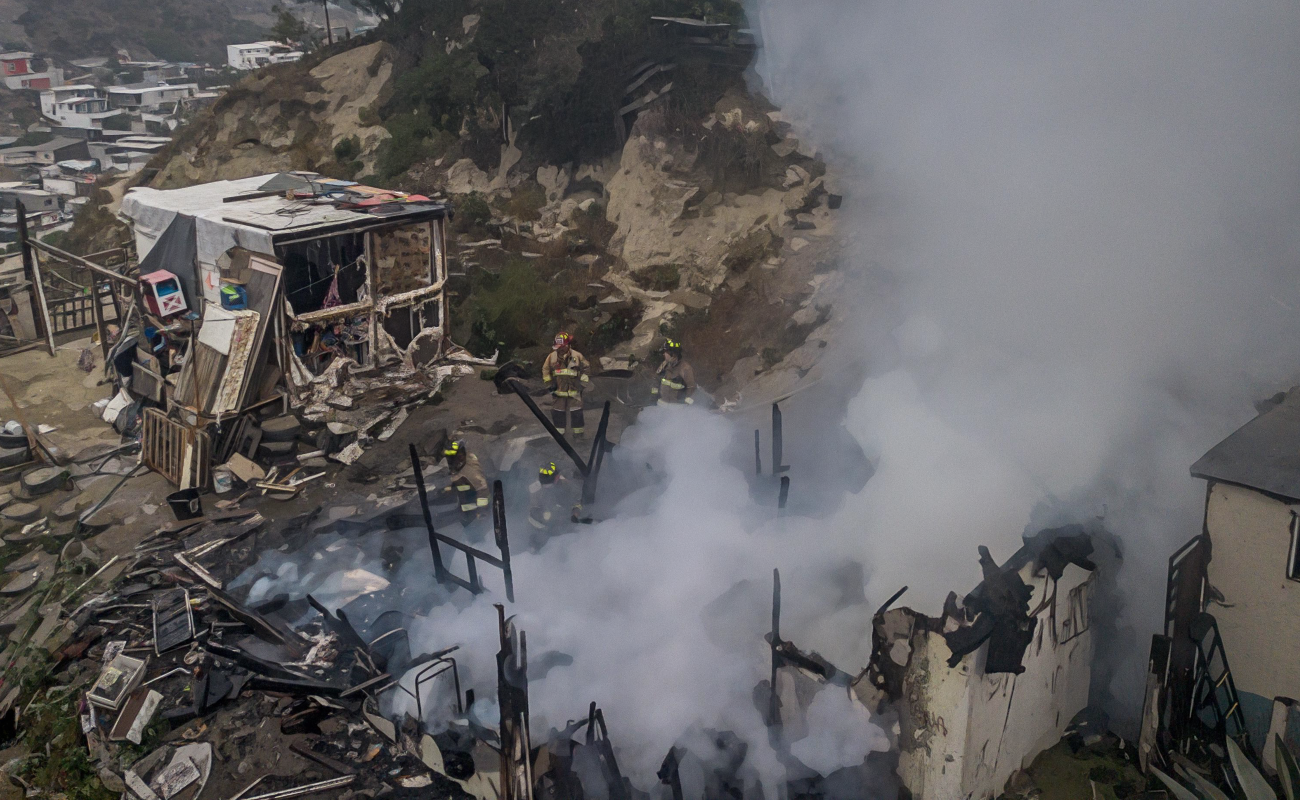 Incendio consume vivienda en Los Laureles; no se reportaron heridos