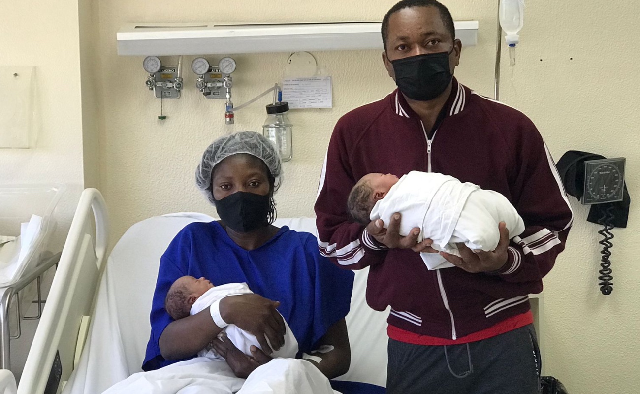 Nacen gemelos de padres migrantes en el Hospital General de Tijuana