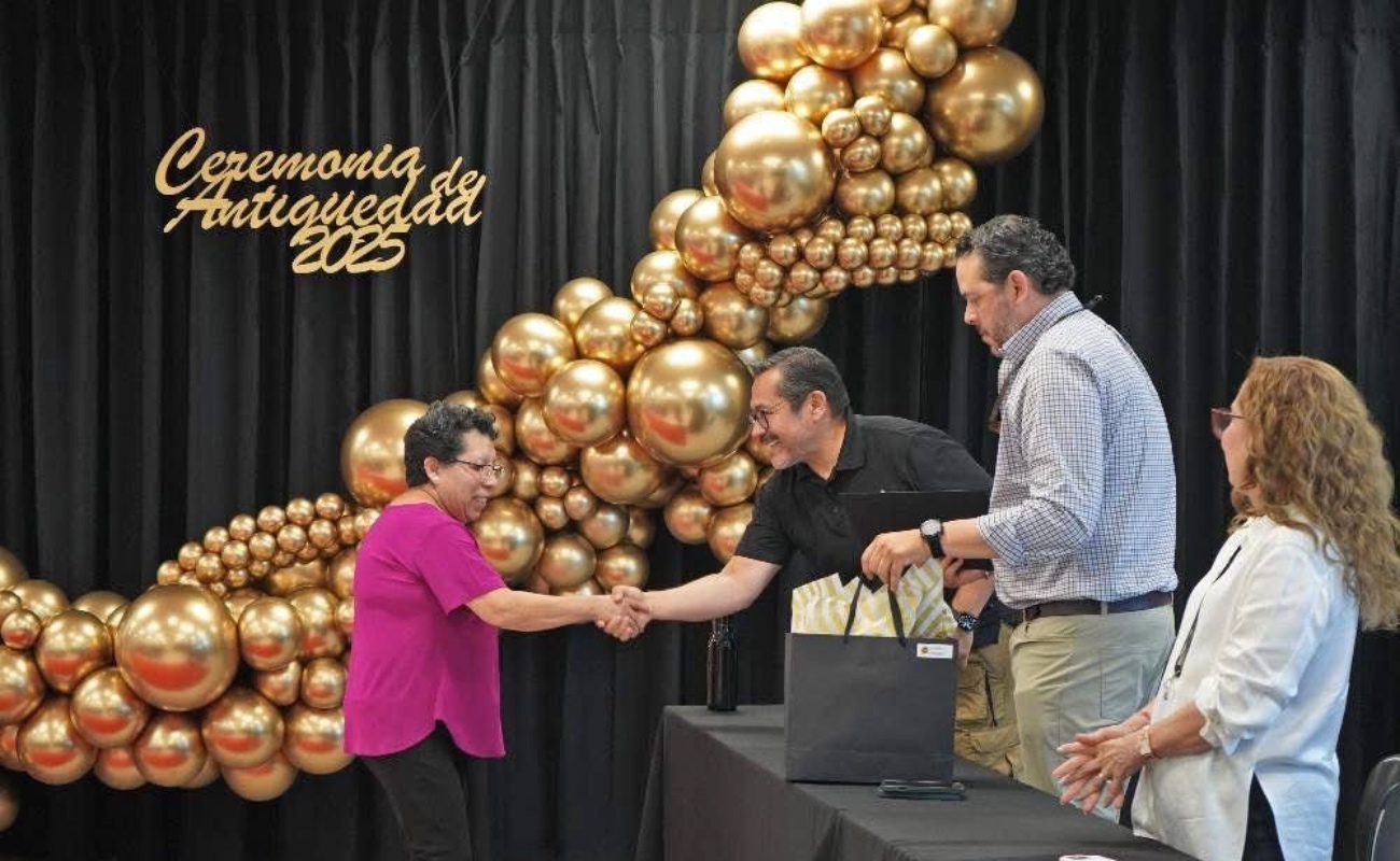 La empresa entregó distinciones a colaboradores con hasta 35 años de trayectoria