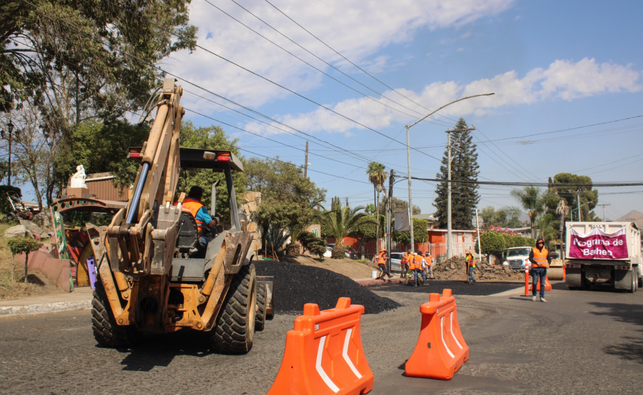 Inicia Román Cota programa “Tecate sin Baches”