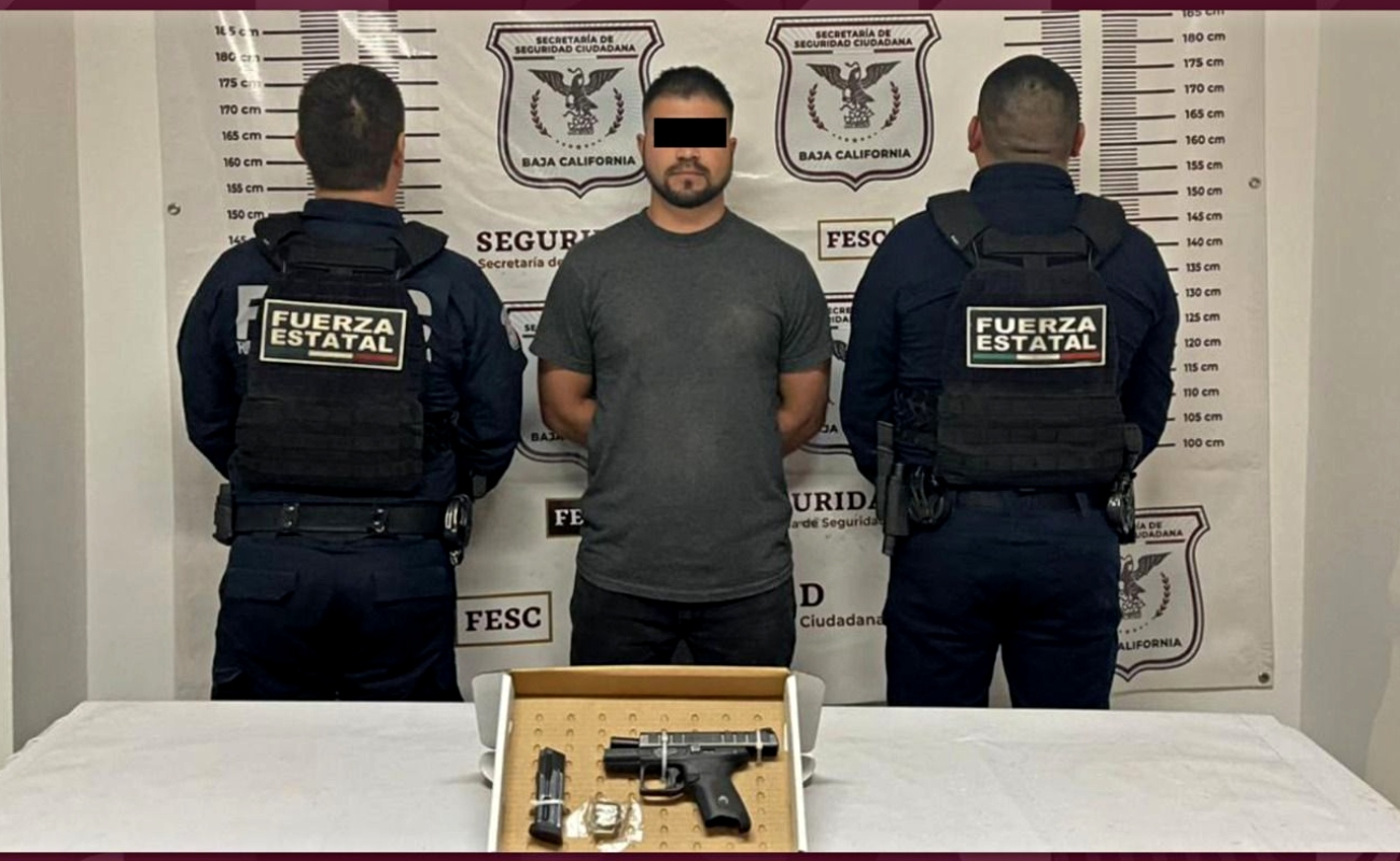 Asegura Fuerza Estatal a dos sujetos con armas en Tijuana y Ensenada