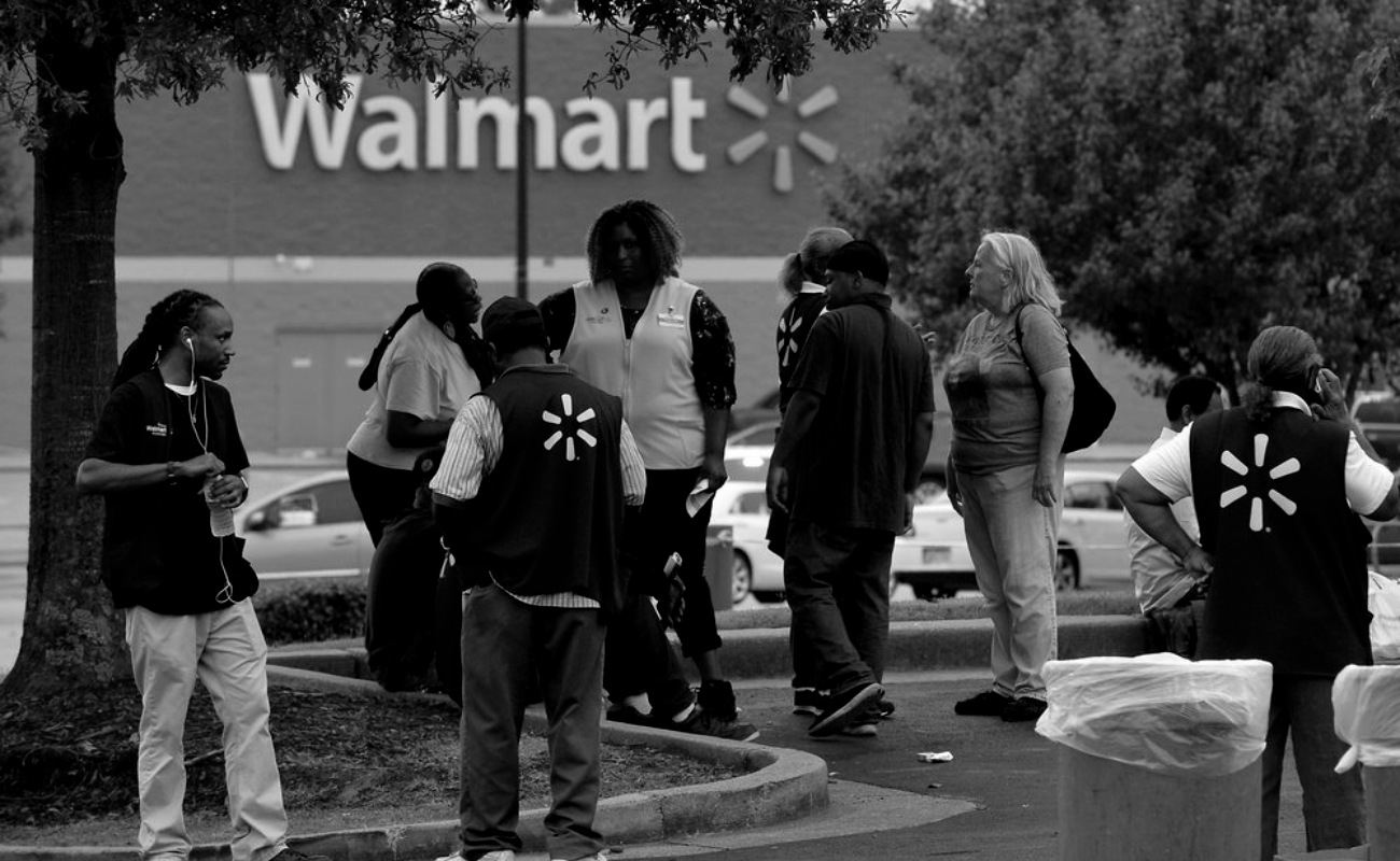 Dos muertos en tiroteo en Walmart de Mississippi
