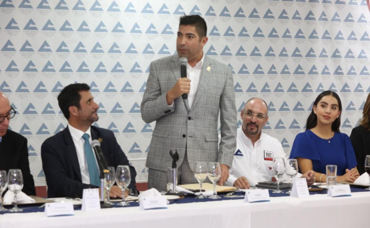 Refrenda Armando Ayala alianza con sector empresarial ante Concanaco