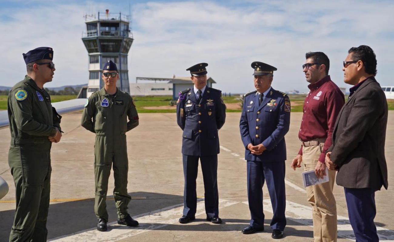 Reconoce alcalde Armando Ayala a la Fuerza Aérea Mexicana