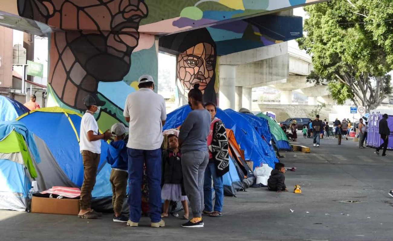 Buscan resolver crisis humanitaria en campamento migrante de El Chaparral