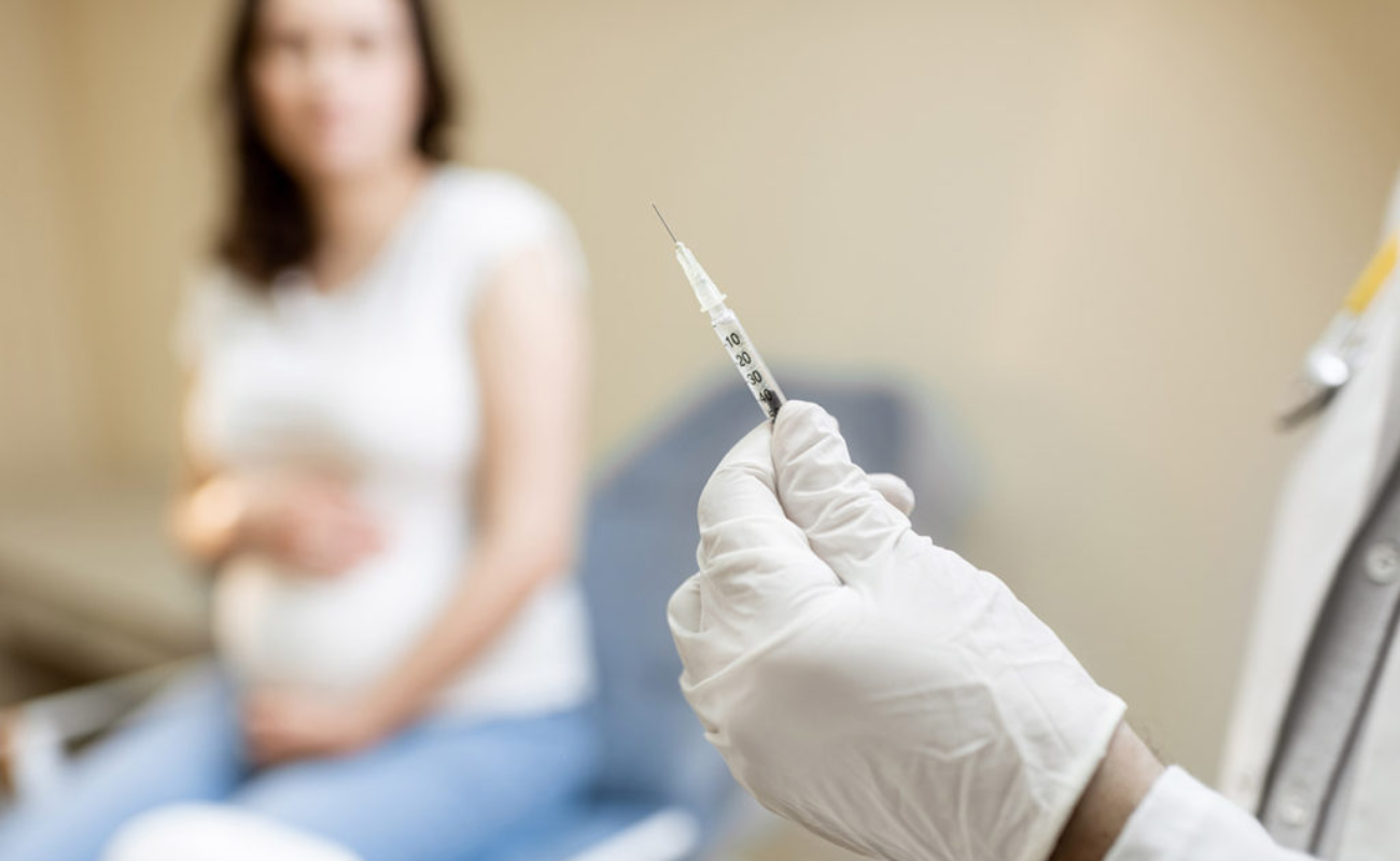 Exhorta Secretaría de Salud a mujeres embarazadas a aplicar vacuna contra el tétanos, difteria y tosferina