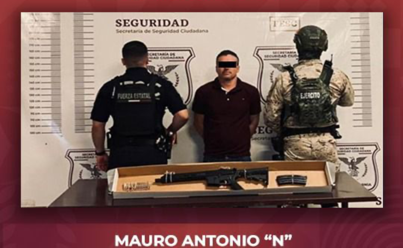 Aseguran FESC y DEFENSA fusil de asalto a presunto delincuente en Tijuana