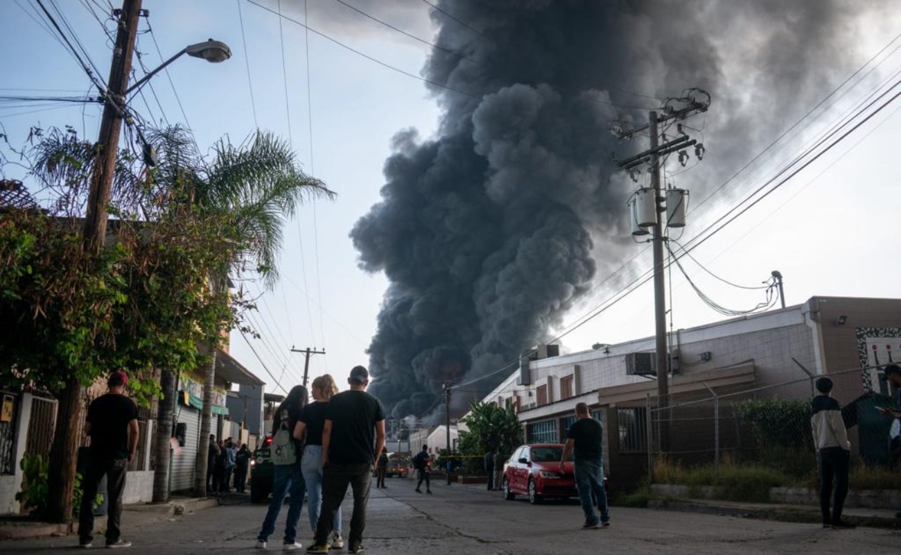 Difunden medidas de cuidado de la salud ante incendio de fábrica en Tijuana
