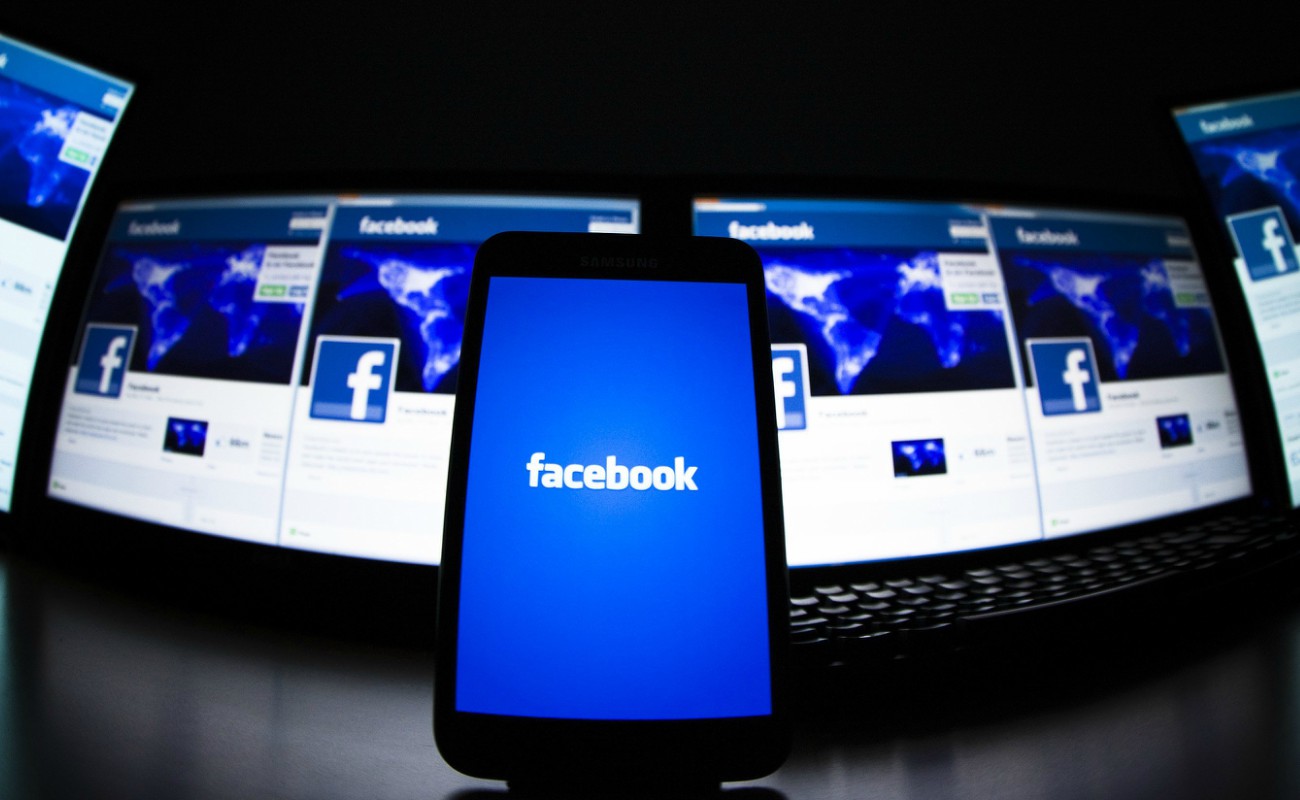 Facebook cae en la bolsa tras robo de datos