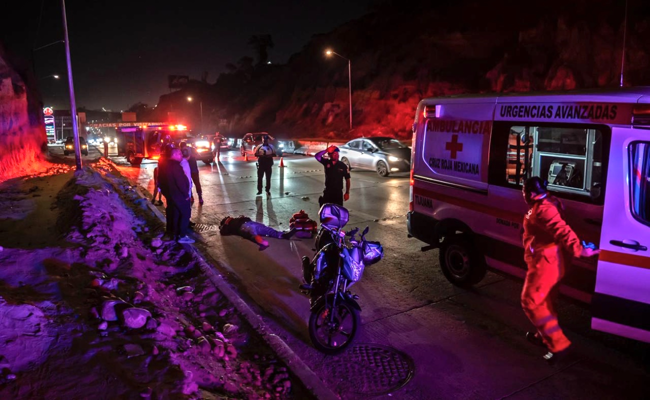 Motociclista resulta lesionado tras accidente en la carretera a Playas de Tijuana
