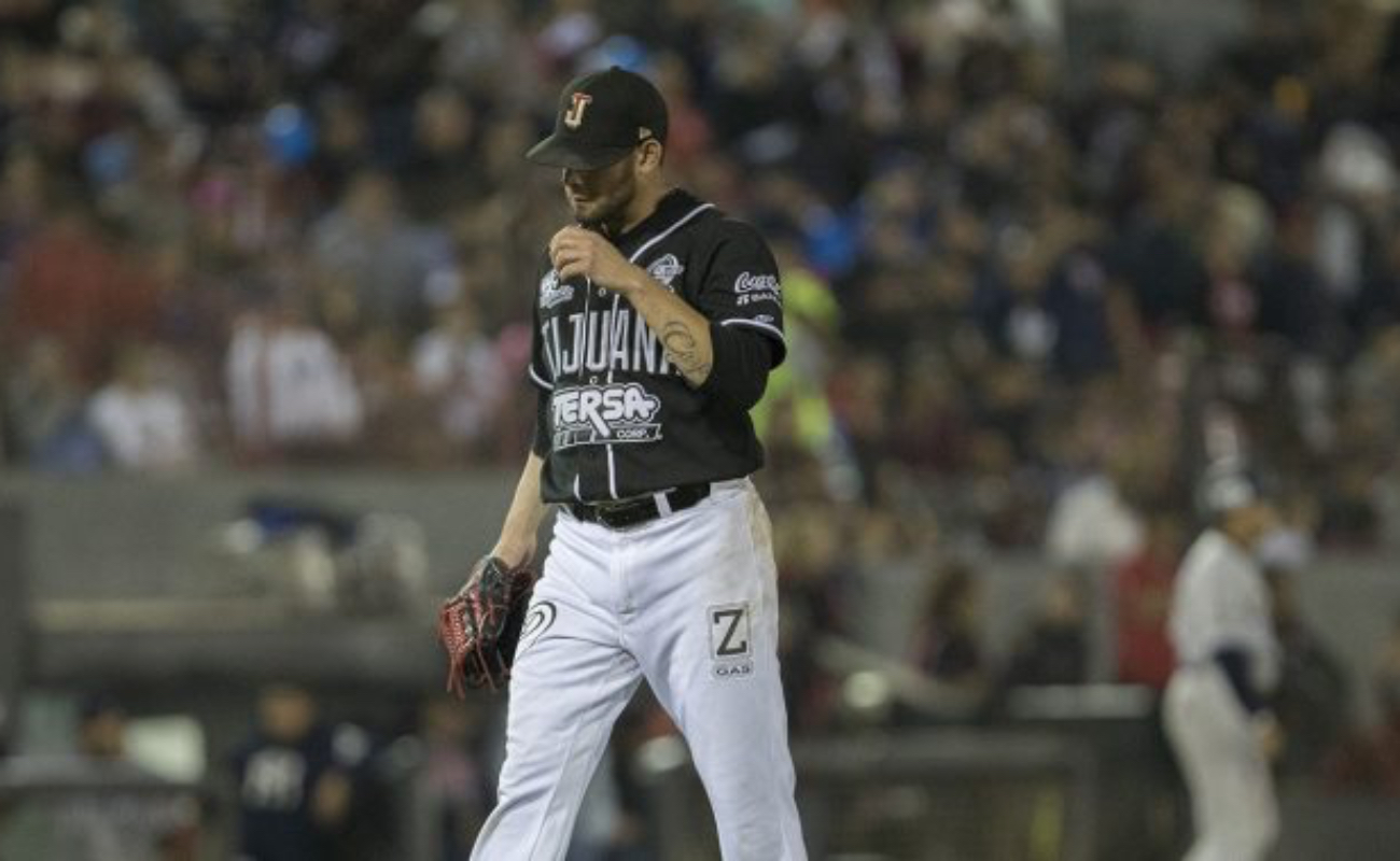 Sultanes pintan de blanco a Toros