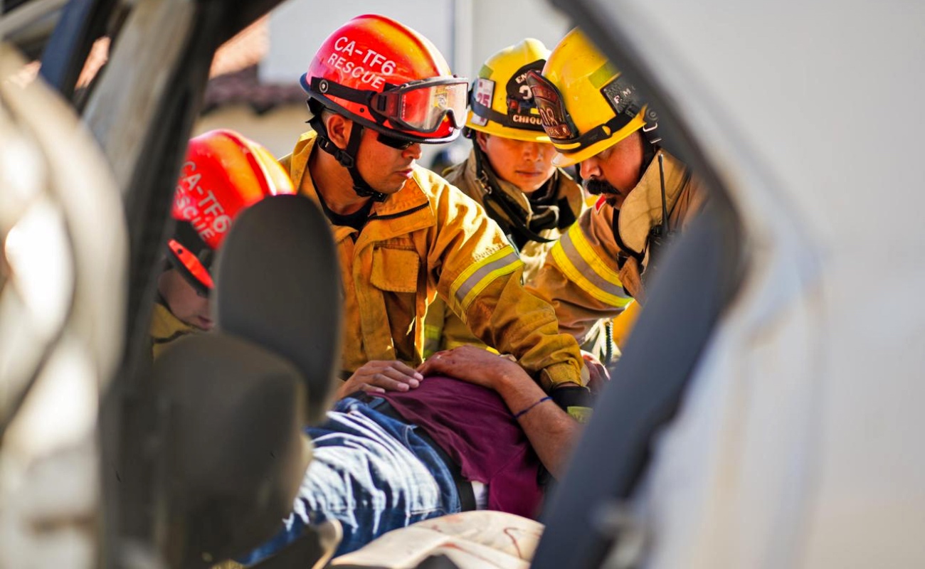 Fomentan conciencia vial con simulacro de accidente