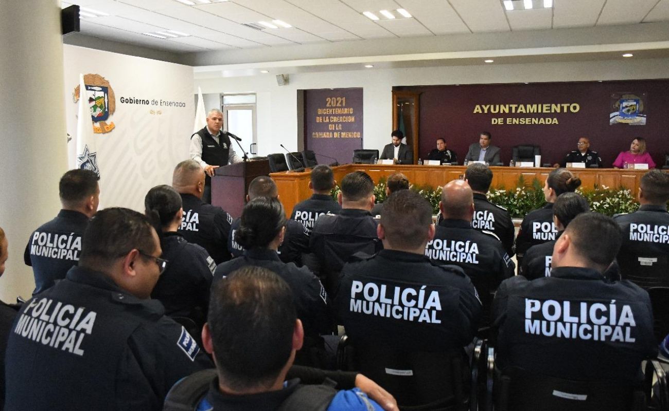 Reconoce alcalde de Ensenada 130 policías municipales que concluyeron la formación para el Modelo Homologado de Justicia Cívica