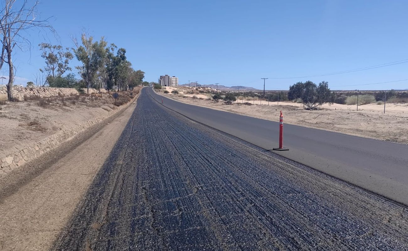 Trabaja SIDURT en rehabilitación de Avenida Mar Caribe Sur en San Felipe