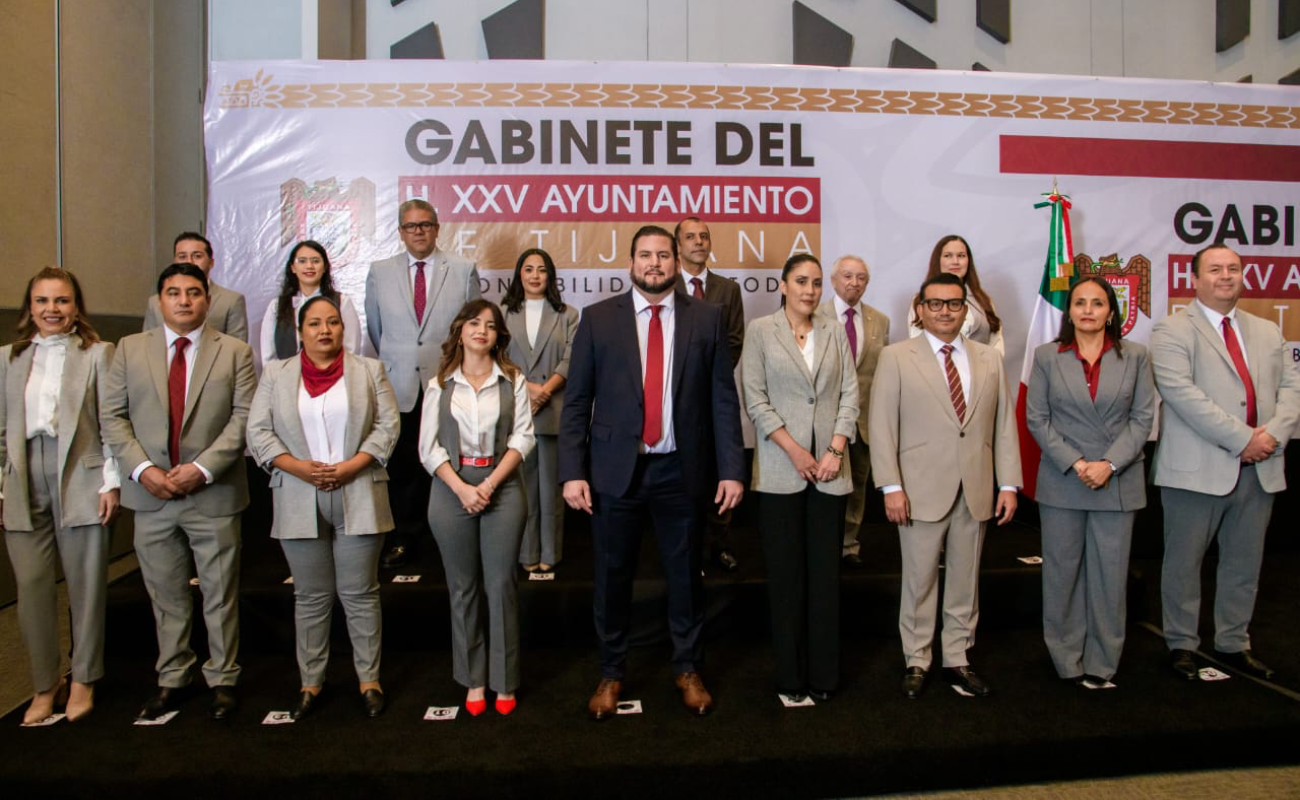 Presenta Ismael Burgueño Ruiz al Gabinete del XXV Ayuntamiento de Tijuana