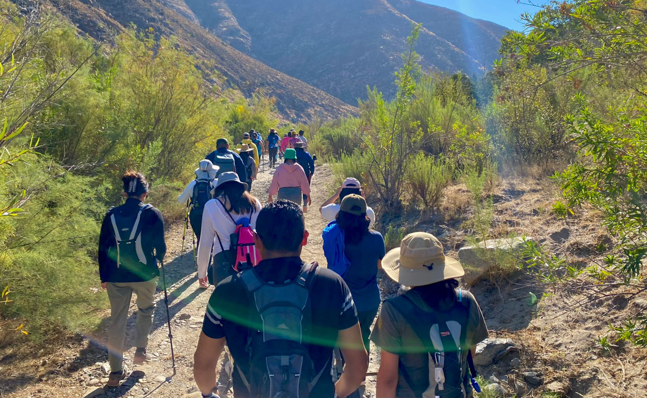 Recorren ensenadenses Valle de Guadalupe con actividad senderista