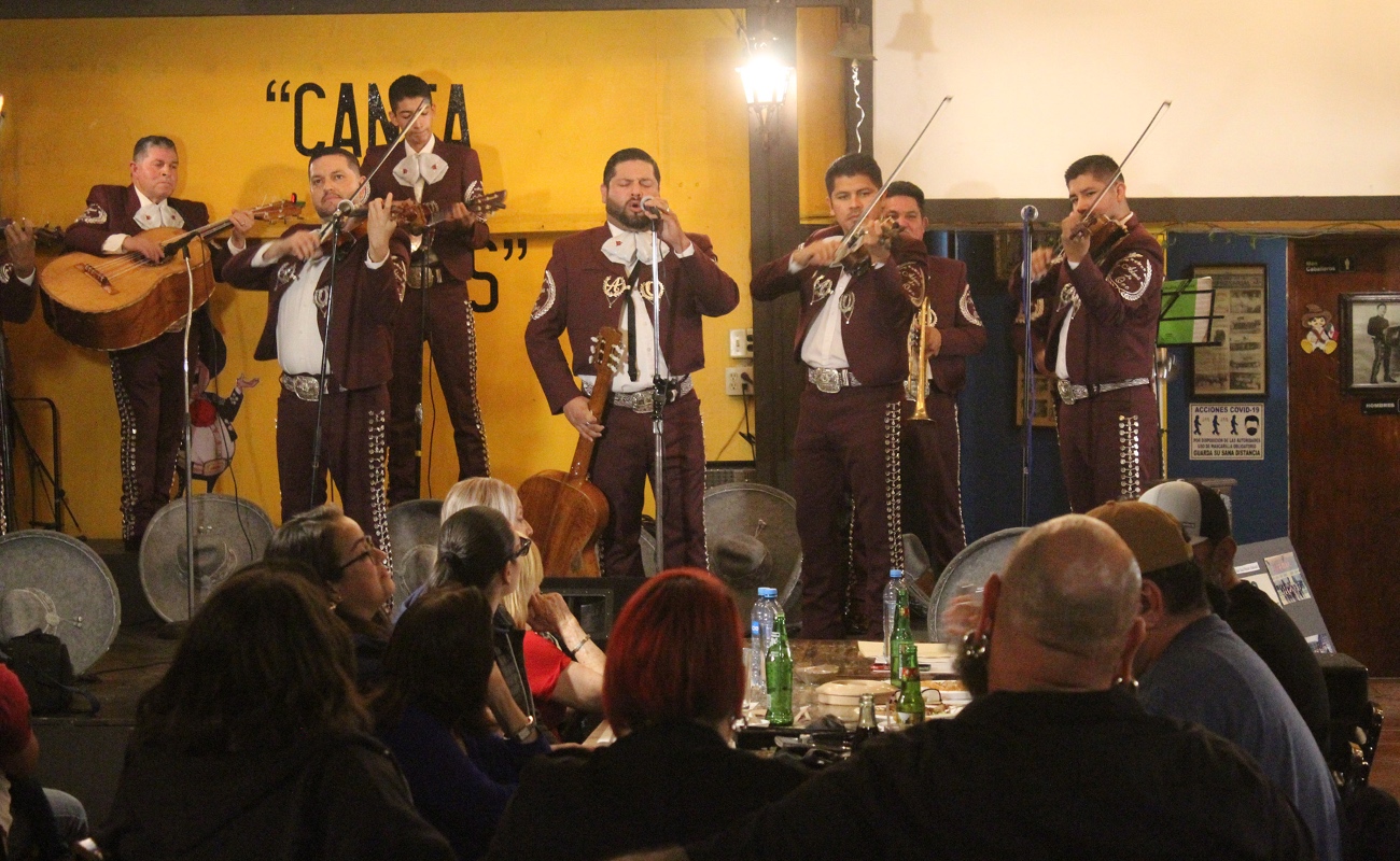 Rinden homenaje a músico pionero del mariachi en Tijuana
