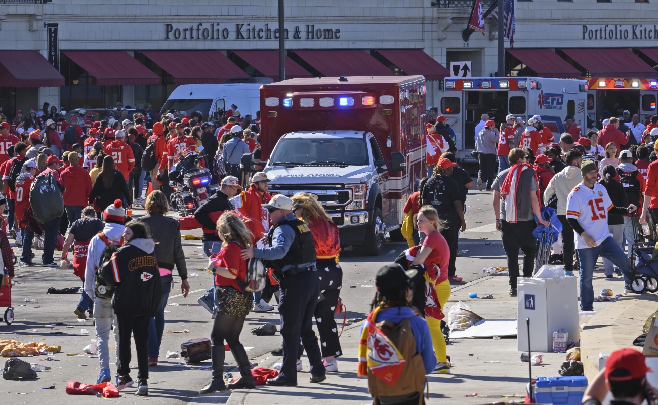 Ocho niños entre los heridos en tiroteo en Kansas; una mujer murió