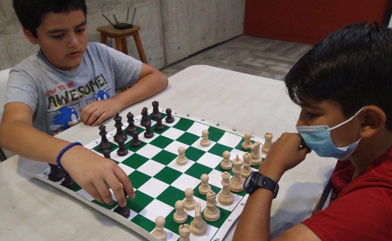 Promueven torneo de ajedrez en la Biblioteca Modelo