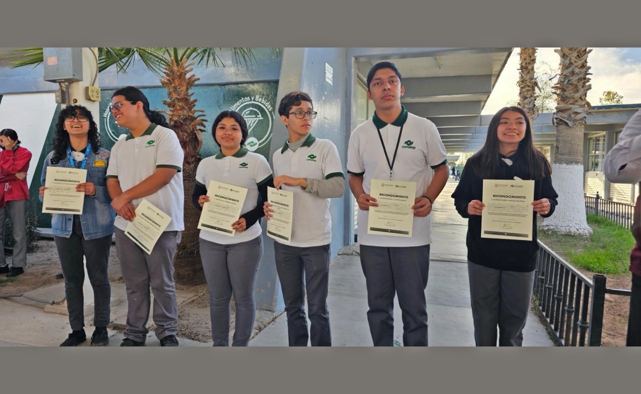 Reciben reconocimiento estudiantes destacados y docentes de CONALEP 154 plantel Mexicali II