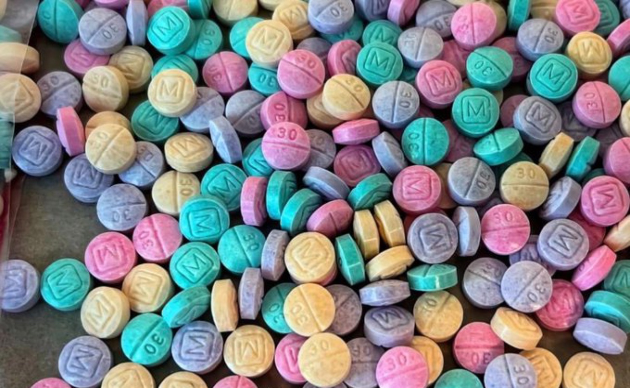 Incautan en Nueva York unas 300,000 píldoras de mortal ‘fentanilo arcoíris’