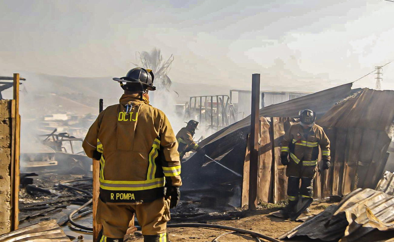 Incendio consume cuatro viviendas en Terrazas del Valle